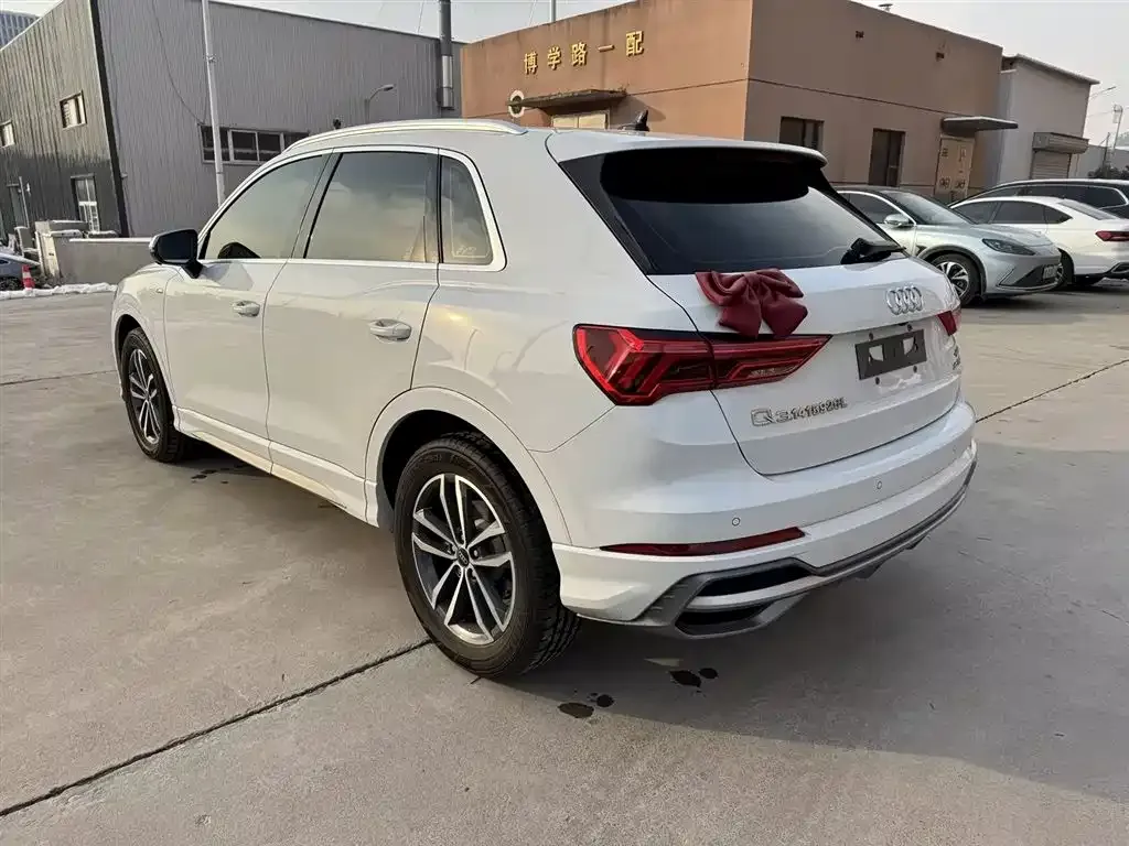 Audi Q3 2023 из CN, фото 6