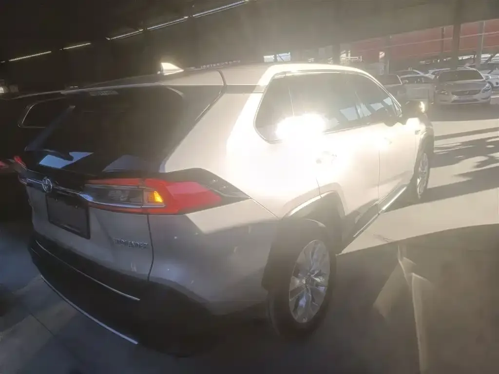 Toyota Wildlander 2021 из CN, фото 2