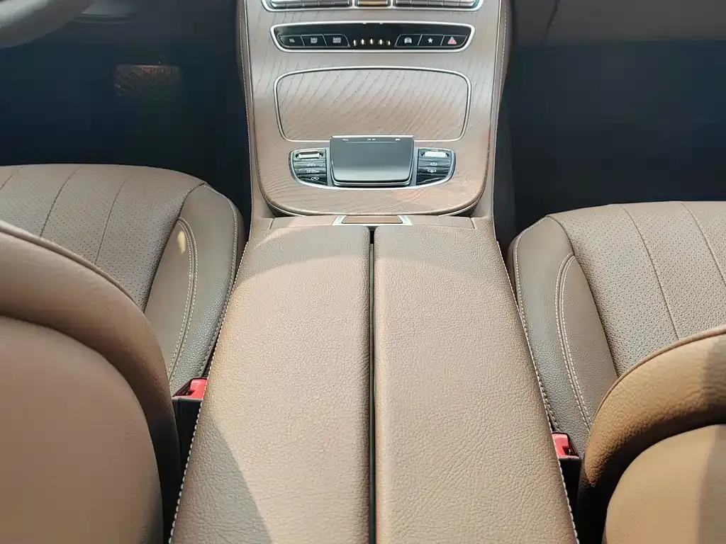 Mercedes-Benz E-Class 2023 из CN, фото 5