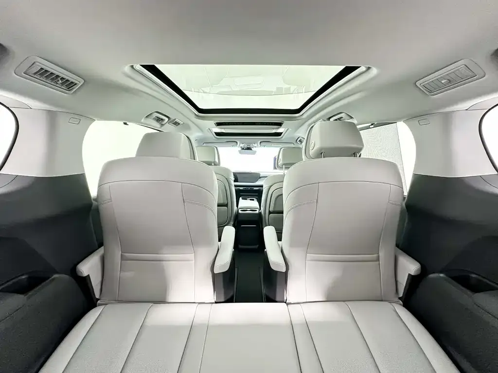 Buick GL8 2025 из CN, фото 7