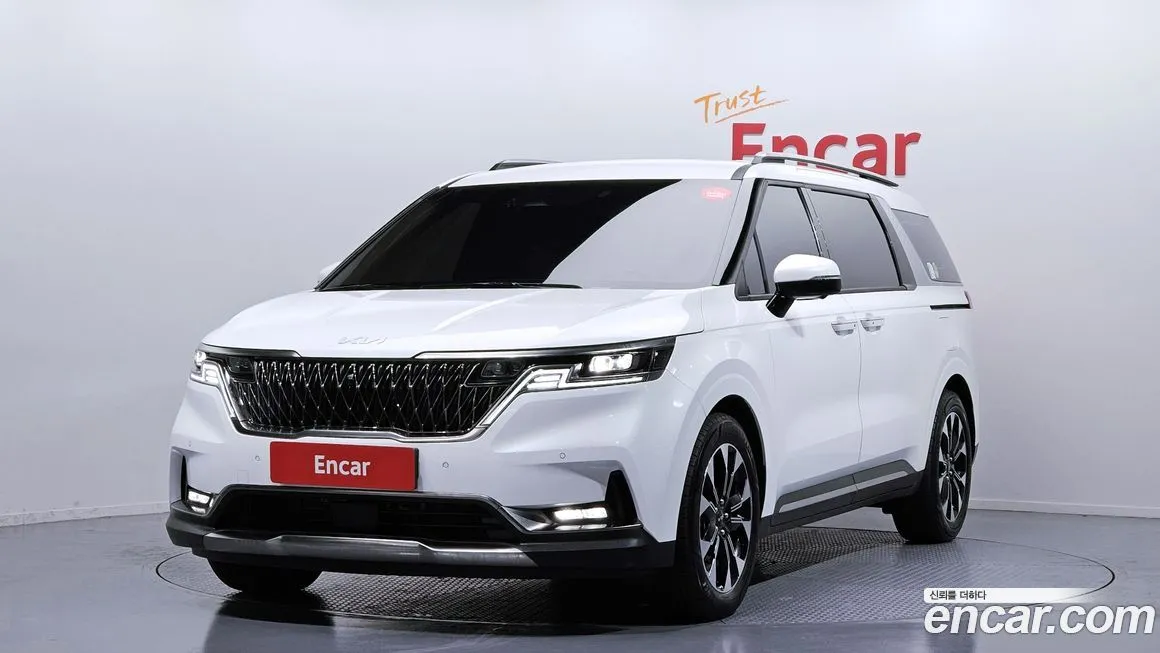Kia Carnival — фото 1