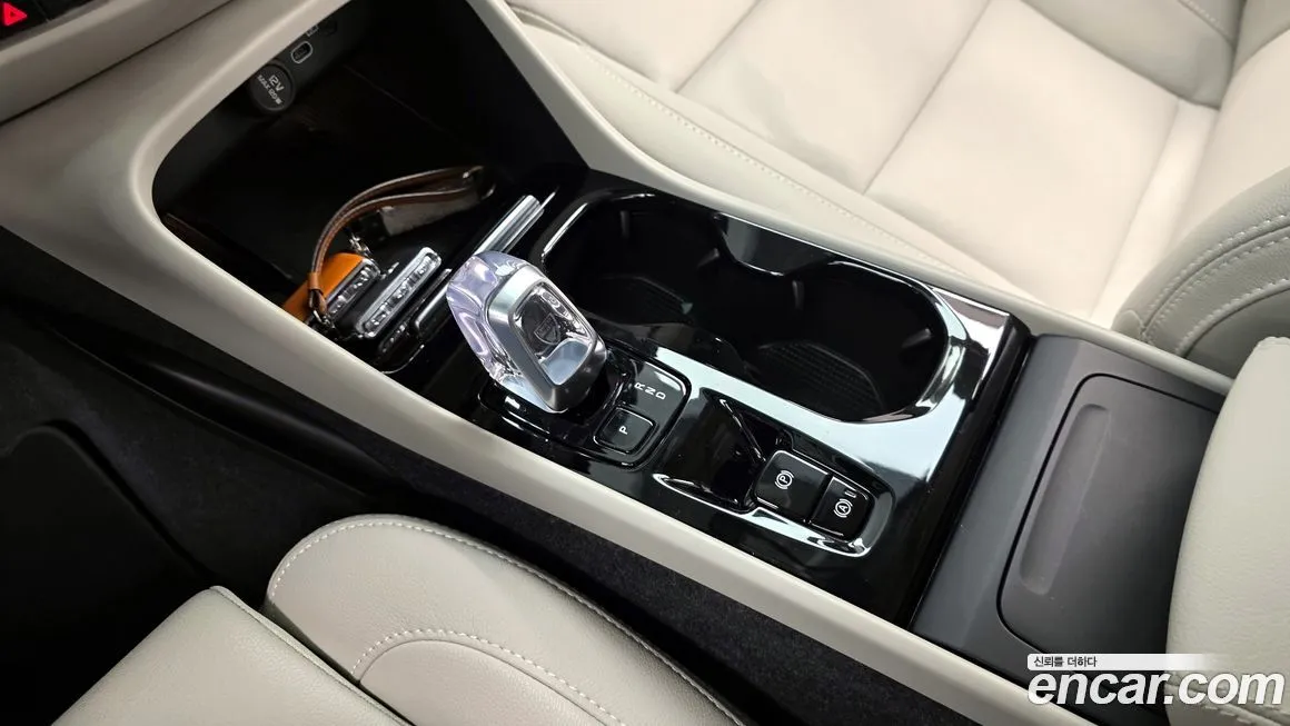 Volvo XC40 2024 из KR, фото 9