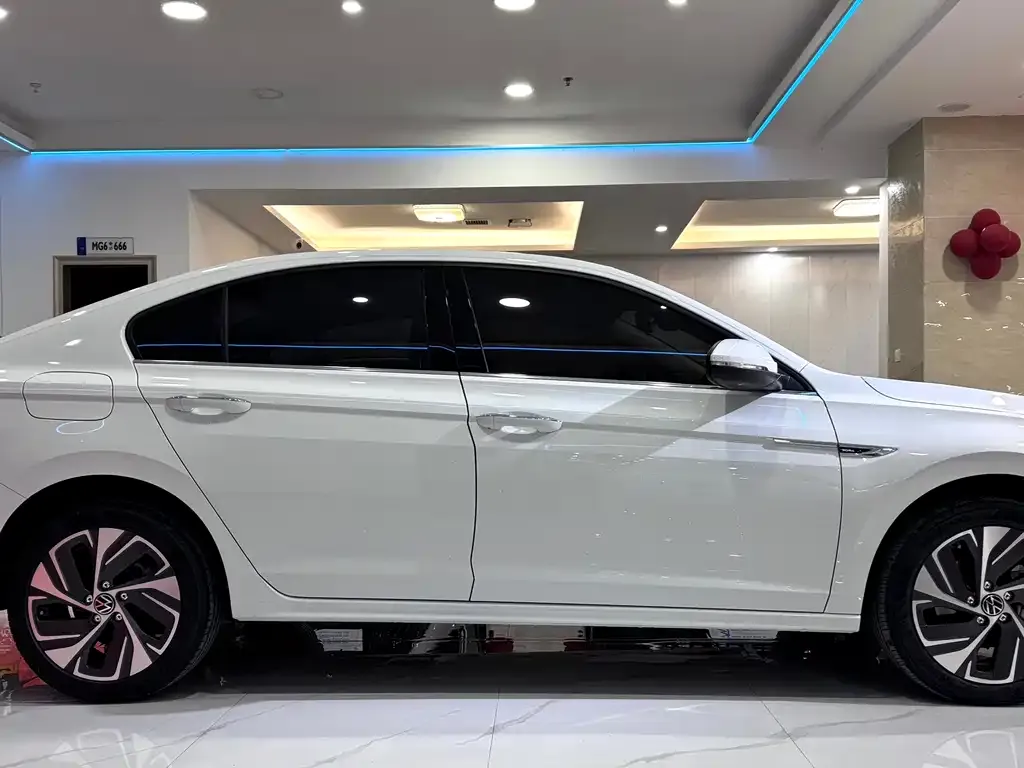 Volkswagen Bora 2024 из CN, фото 9