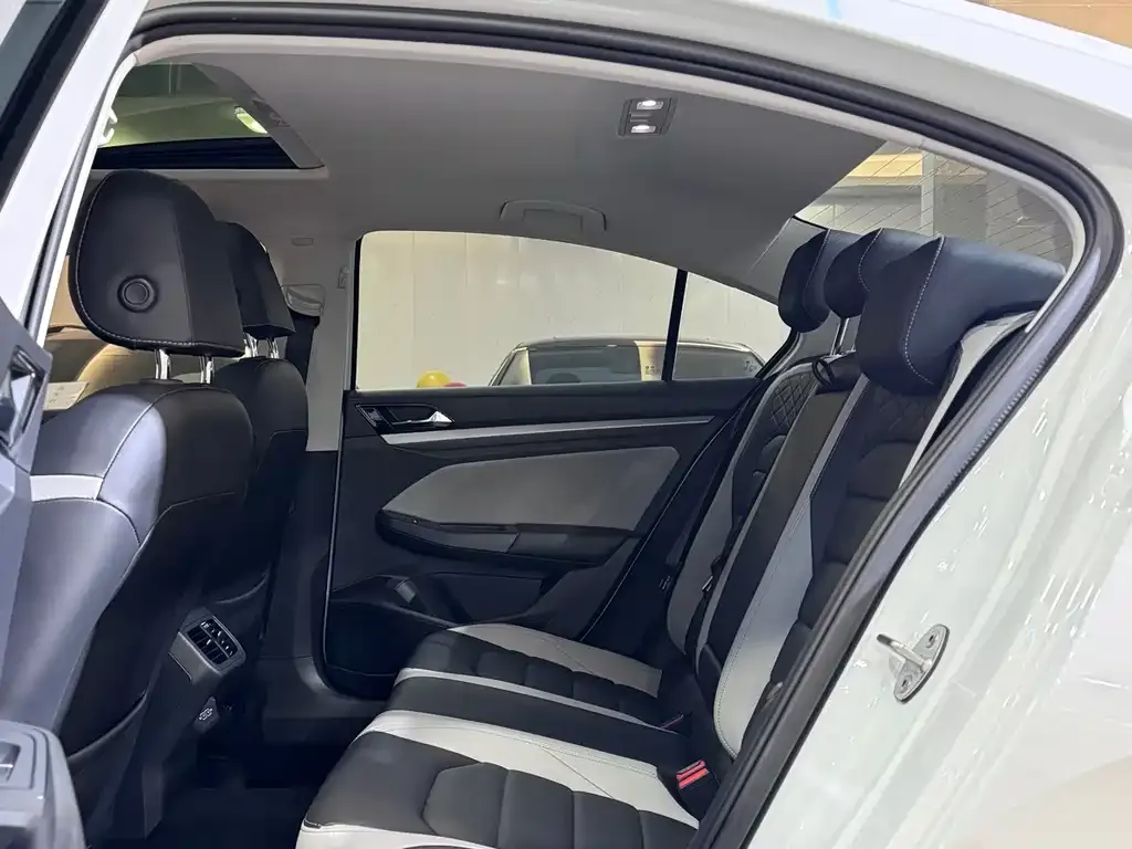Volkswagen Bora 2024 из CN, фото 6