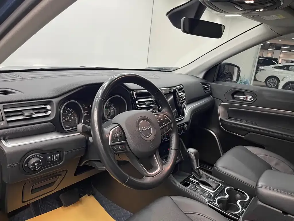 Jeep Grand Commander 2022 из CN, фото 3