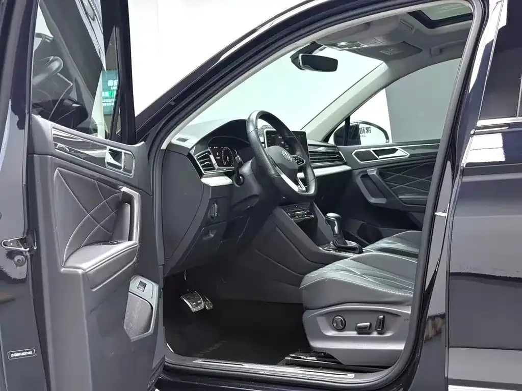 Volkswagen Tiguan L 2022 из CN, фото 5