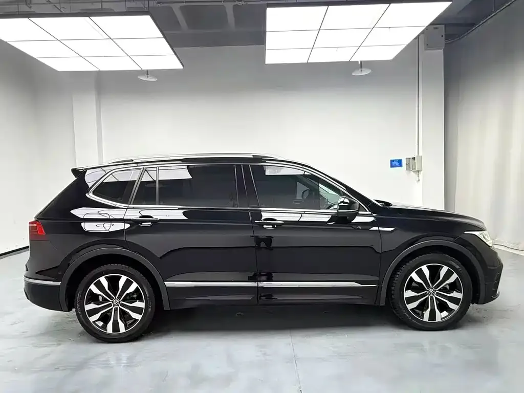 Volkswagen Tiguan L 2022 из CN, фото 8