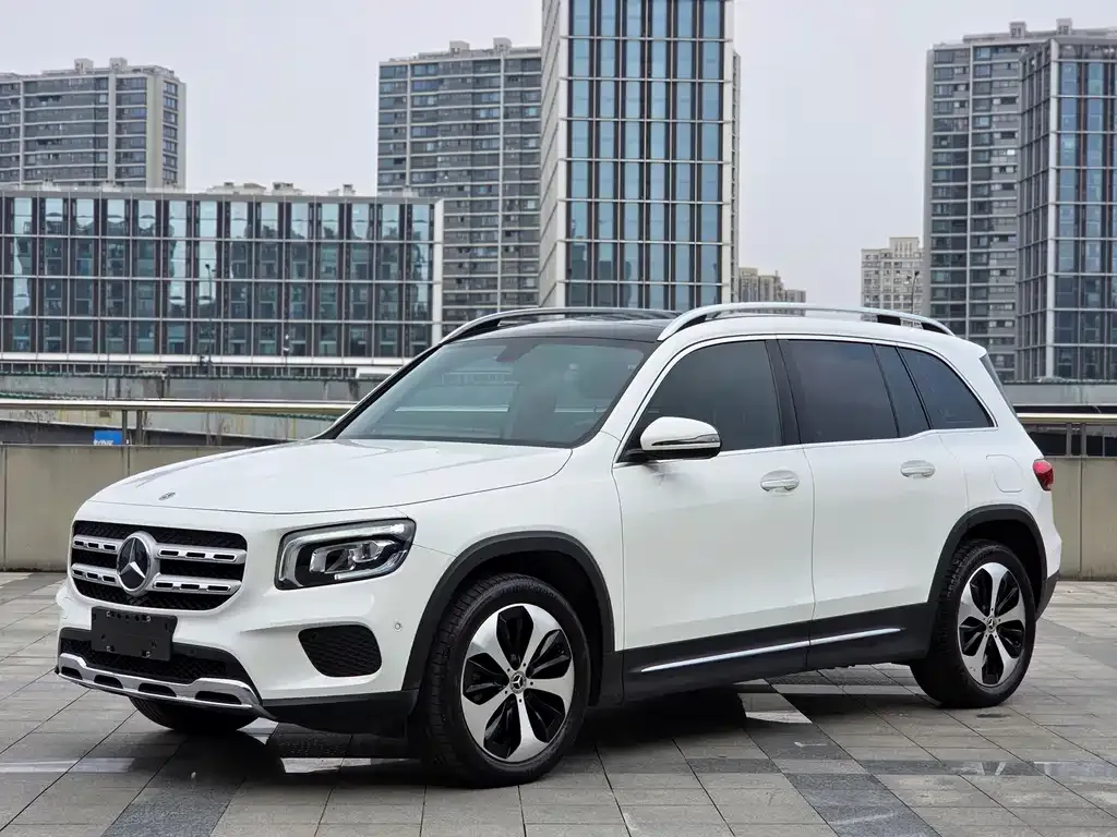 Mercedes-Benz GLB — фото 1