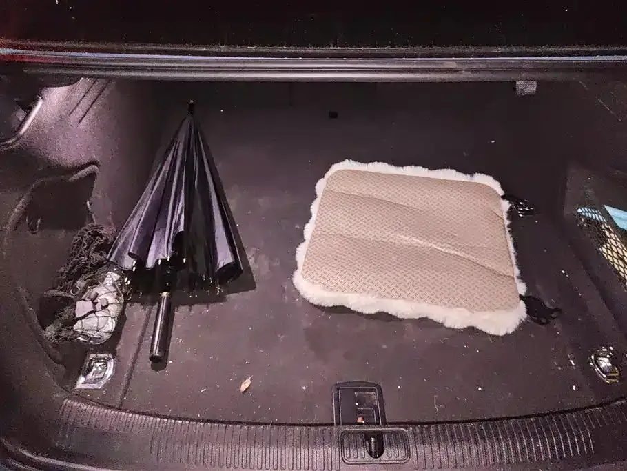 Audi A4L 2022 из CN, фото 9