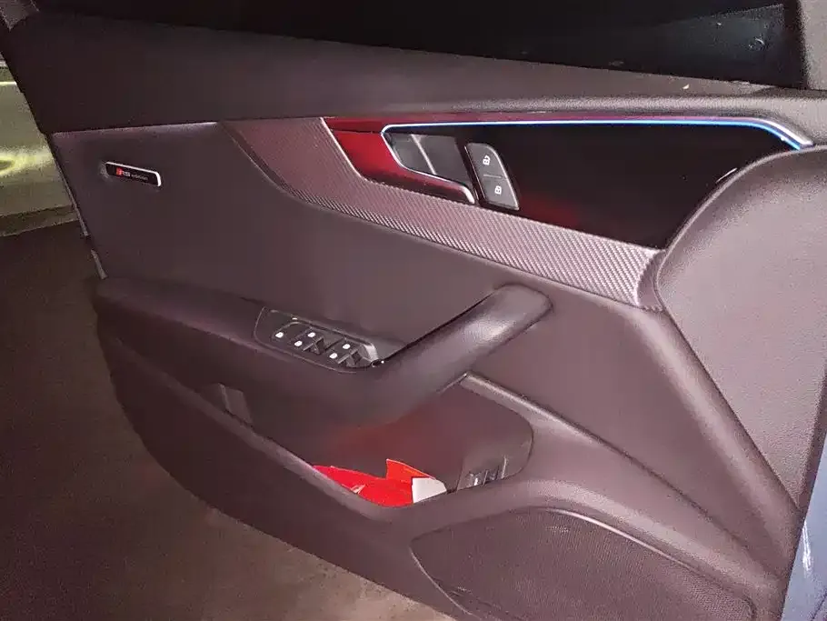 Audi A4L 2022 из CN, фото 3