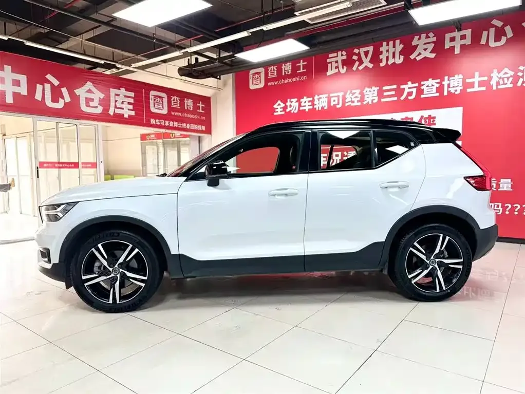 Volvo XC40 — фото 2