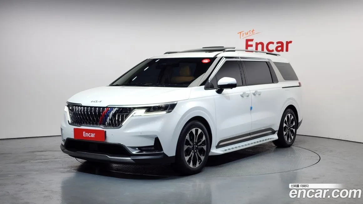 Kia Carnival — фото 1