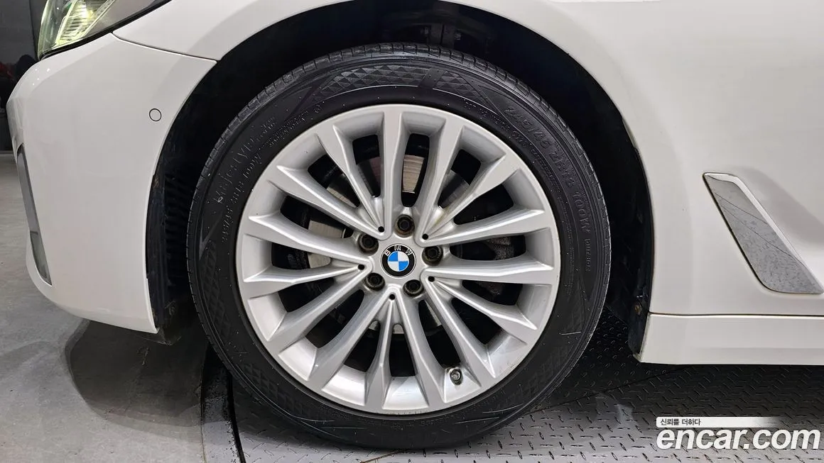 BMW 5-Series 2021 из KR, фото 10