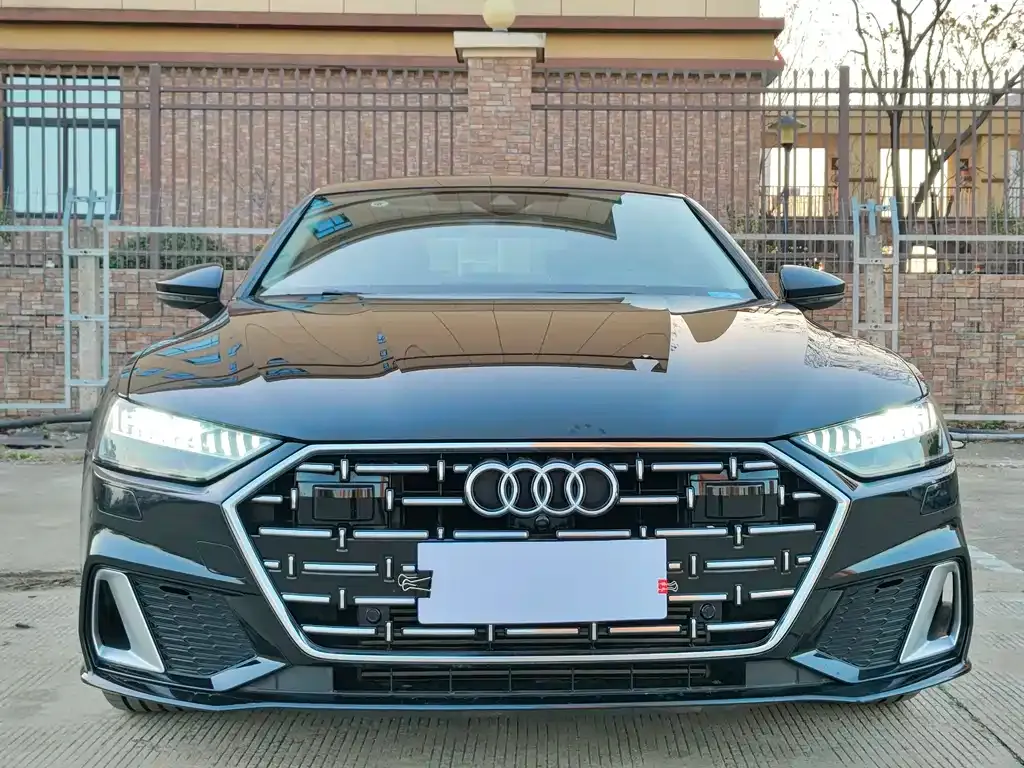 Audi A7L 2024 из CN, фото 10