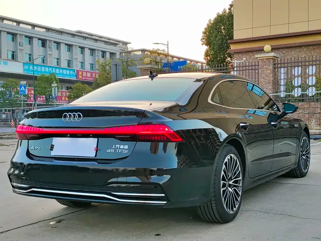 Audi A7L 2024 из CN, фото 3