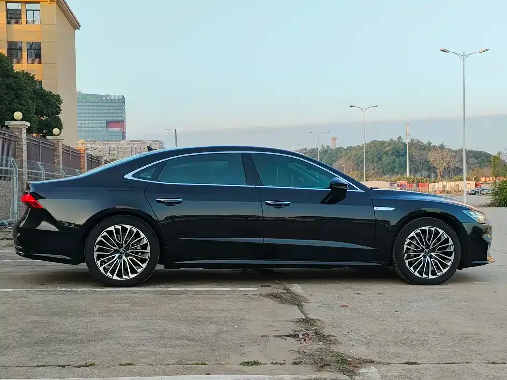 Audi A7L 2024 из CN, фото 8