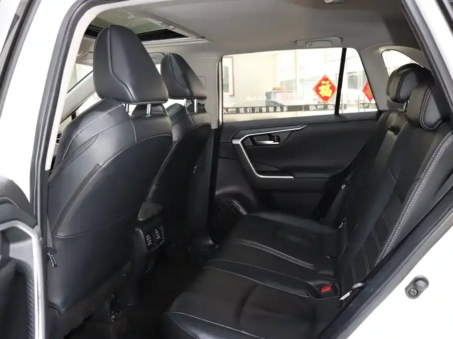 Toyota Wildlander 2022 из CN, фото 2