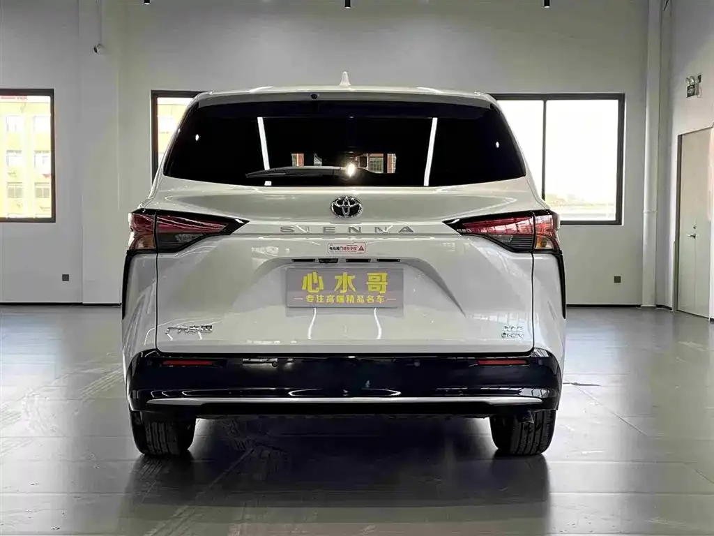 Toyota Sienna 2025 из CN, фото 3
