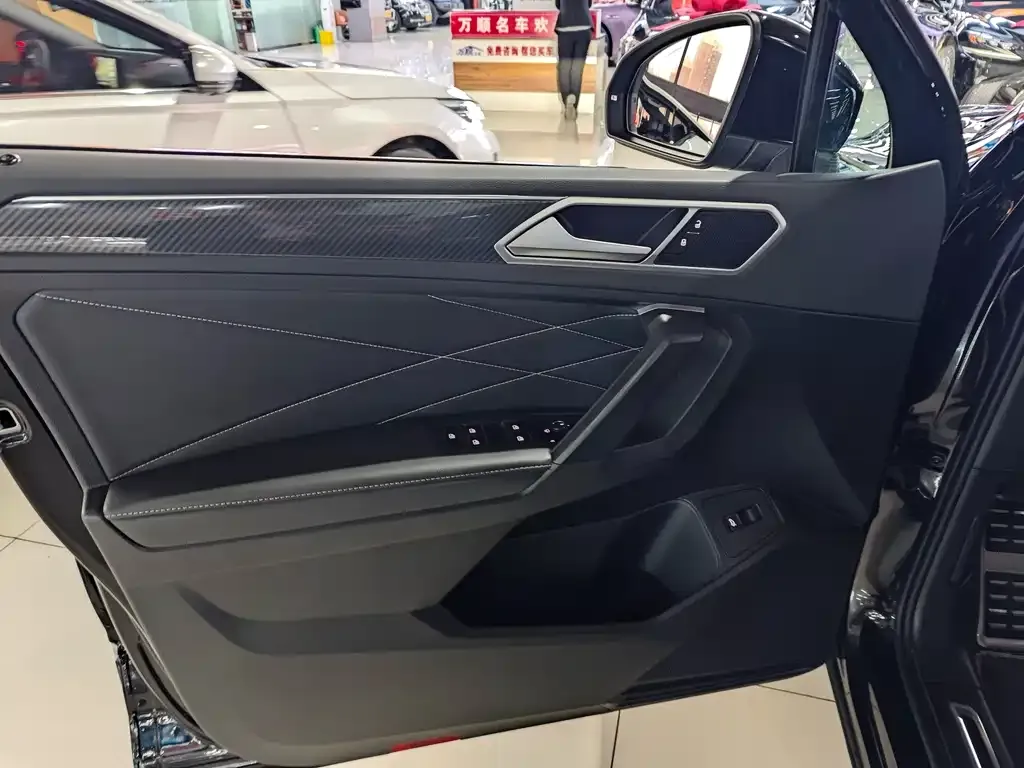 Volkswagen Tiguan L 2024 из CN, фото 8