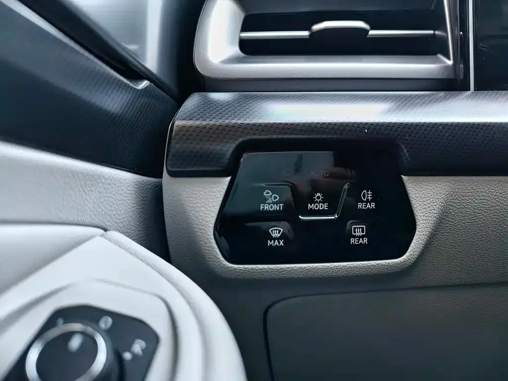 Volkswagen Lamando 2024 из CN, фото 2