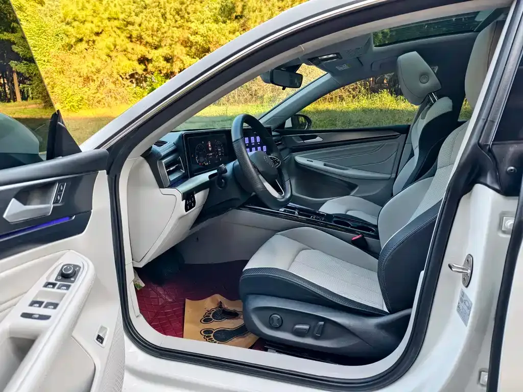 Volkswagen Lamando 2024 из CN, фото 8