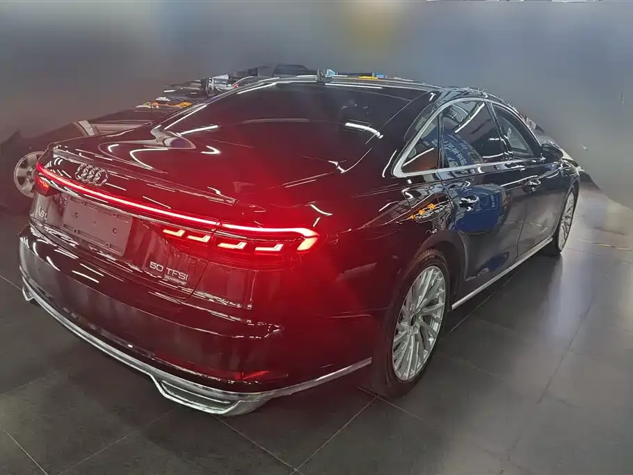 Audi A8 2022 из CN, фото 6