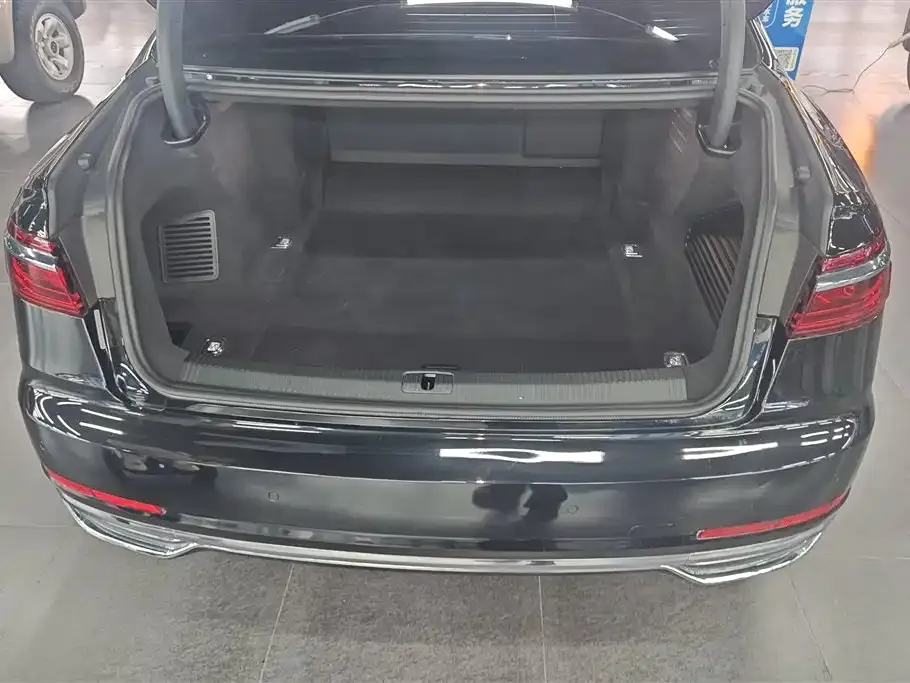 Audi A8 2022 из CN, фото 8