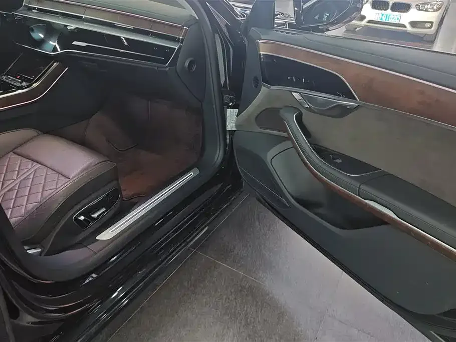 Audi A8 2022 из CN, фото 10