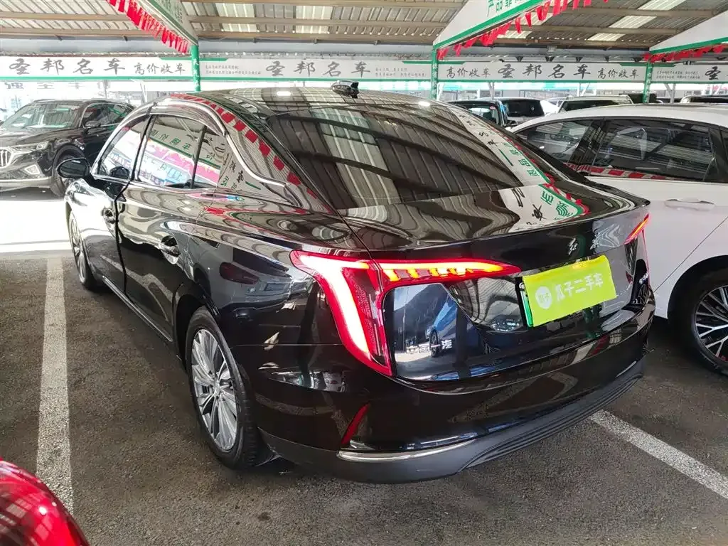 Hongqi E-QM5 — фото 8