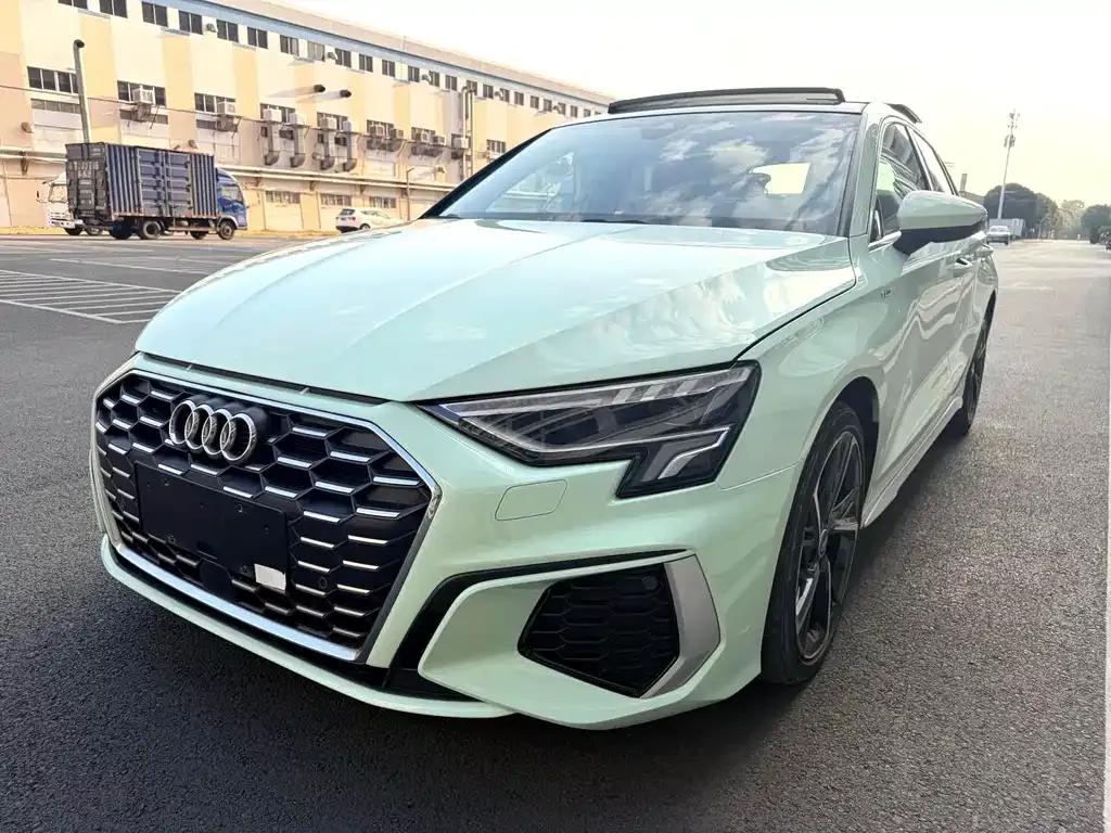 Audi A3 2023 из CN, фото 1