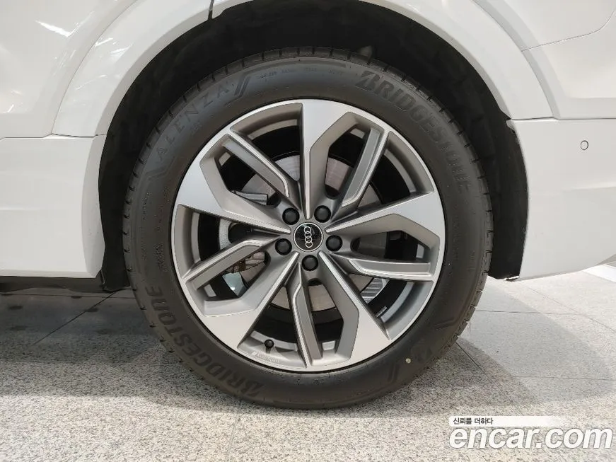 Audi e-tron 2022 из KR, фото 8
