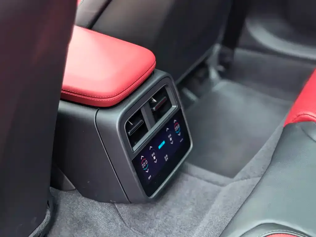 Porsche Taycan 2025 из CN, фото 4