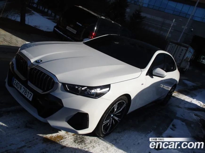 BMW 5-Series 2024 из KR, фото 2