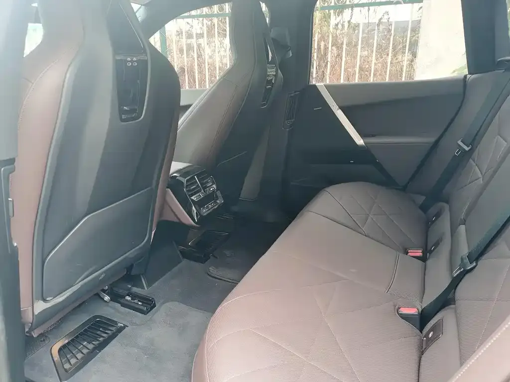 BMW iX 2023 из CN, фото 2