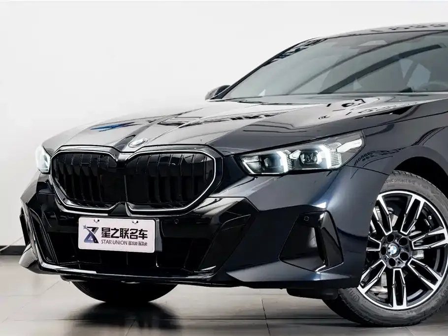 BMW 5 Series — фото 10