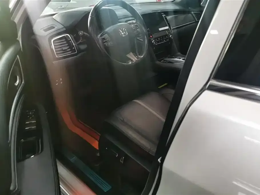 Honda UR-V 2023 из CN, фото 4