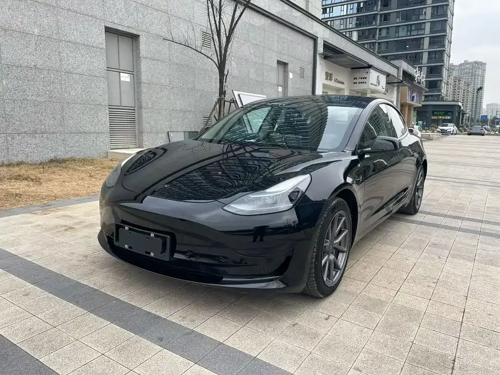 Tesla Model 3 — фото 5