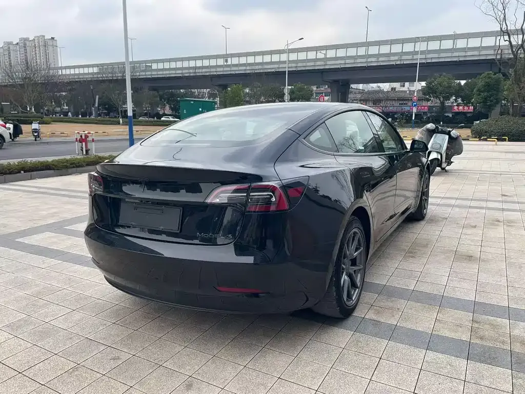Tesla Model 3 — фото 6