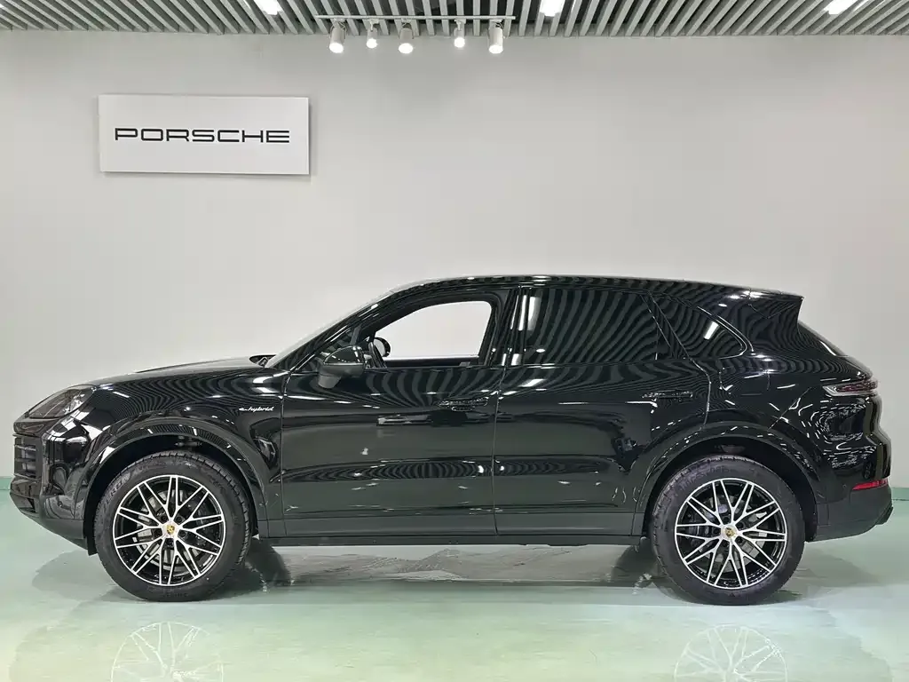 Porsche Cayenne Hybrid — фото 6