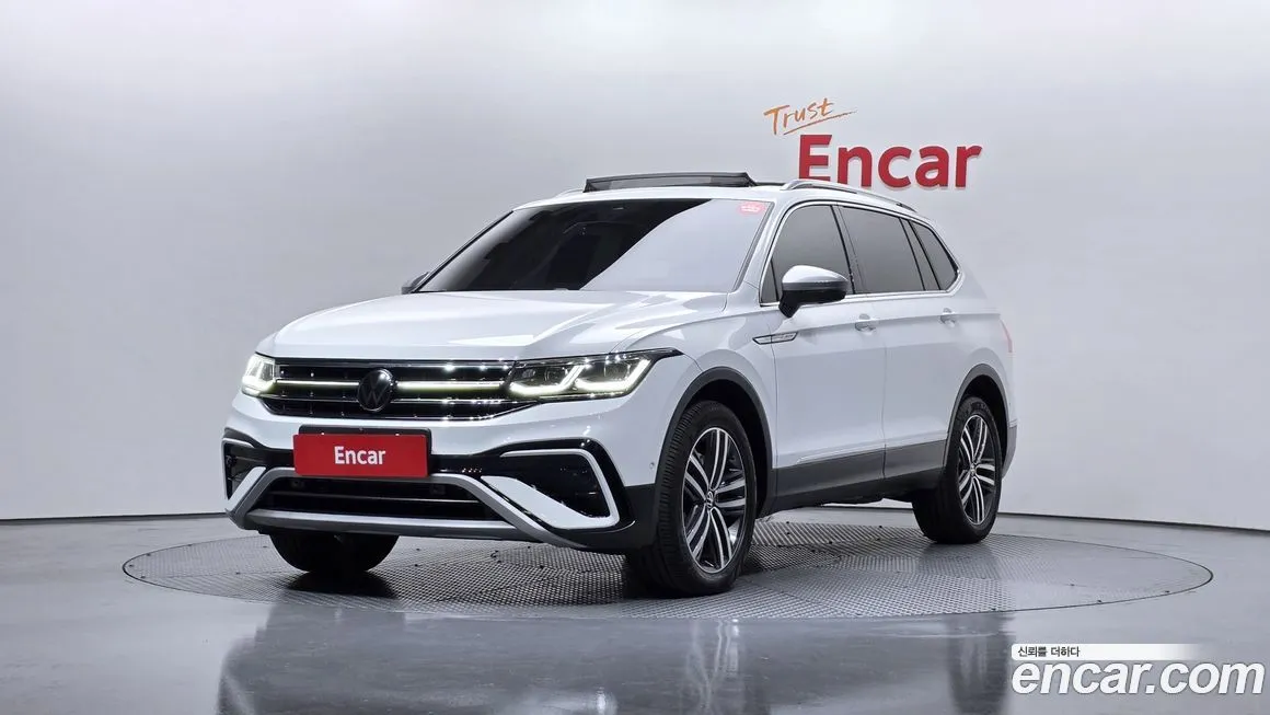 Volkswagen Tiguan — фото 1