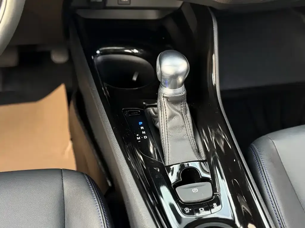 Toyota C-HR — фото 9