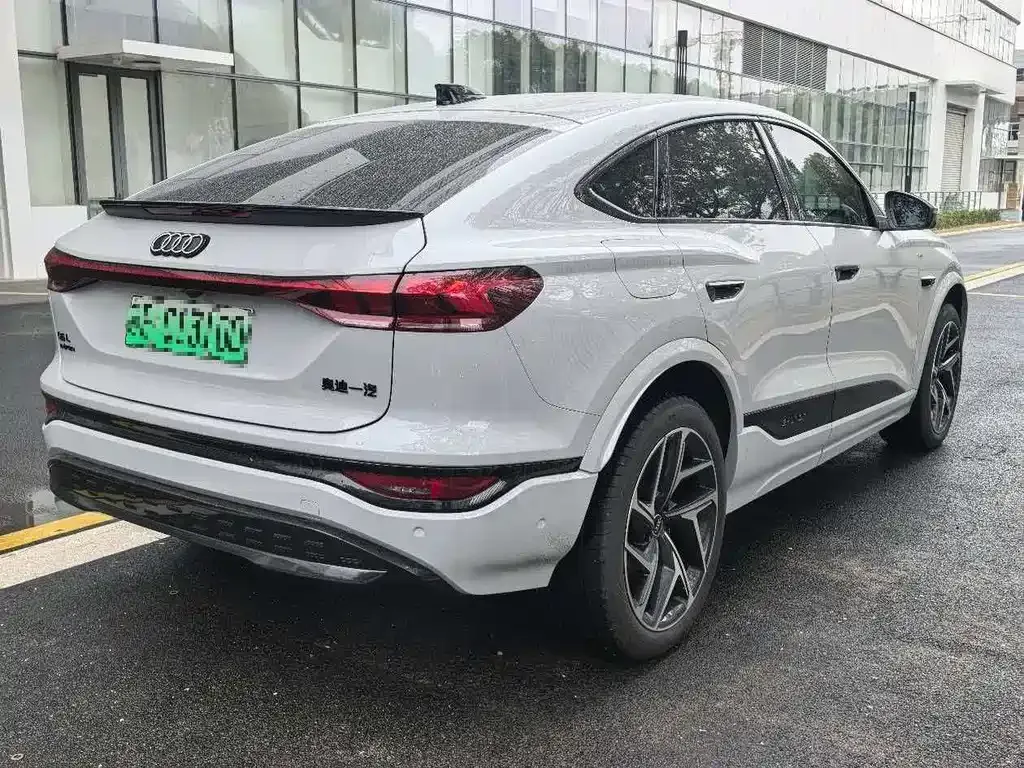 Audi Q6L Sportback e-tron 2025 из CN, фото 4