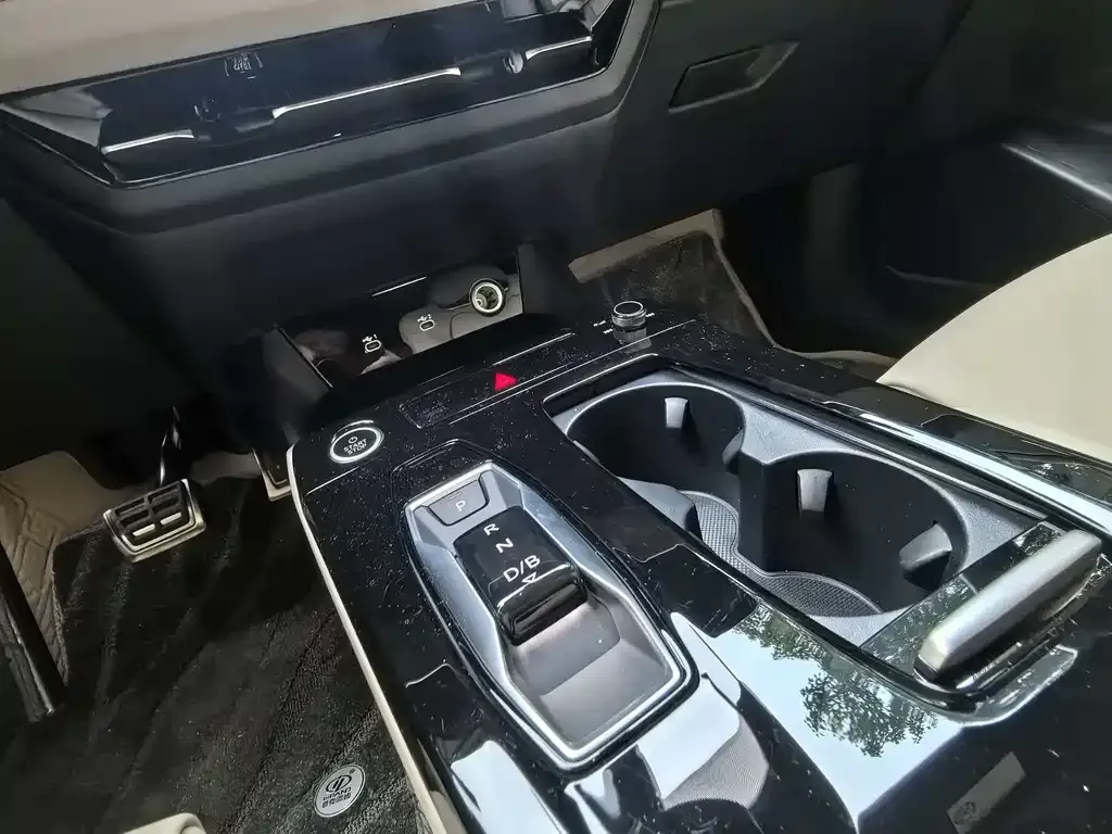Audi Q6L Sportback e-tron 2025 из CN, фото 7