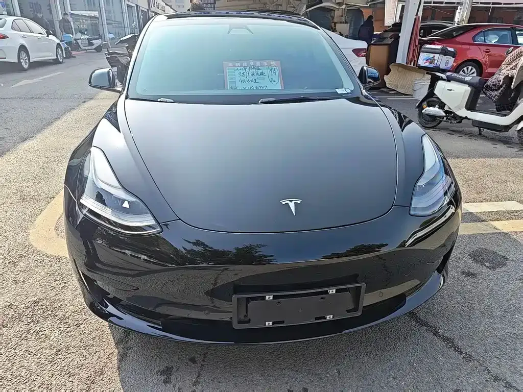 Tesla Model 3 — фото 7
