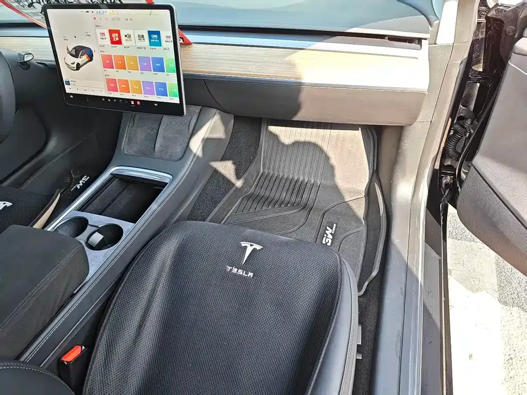 Tesla Model 3 — фото 8