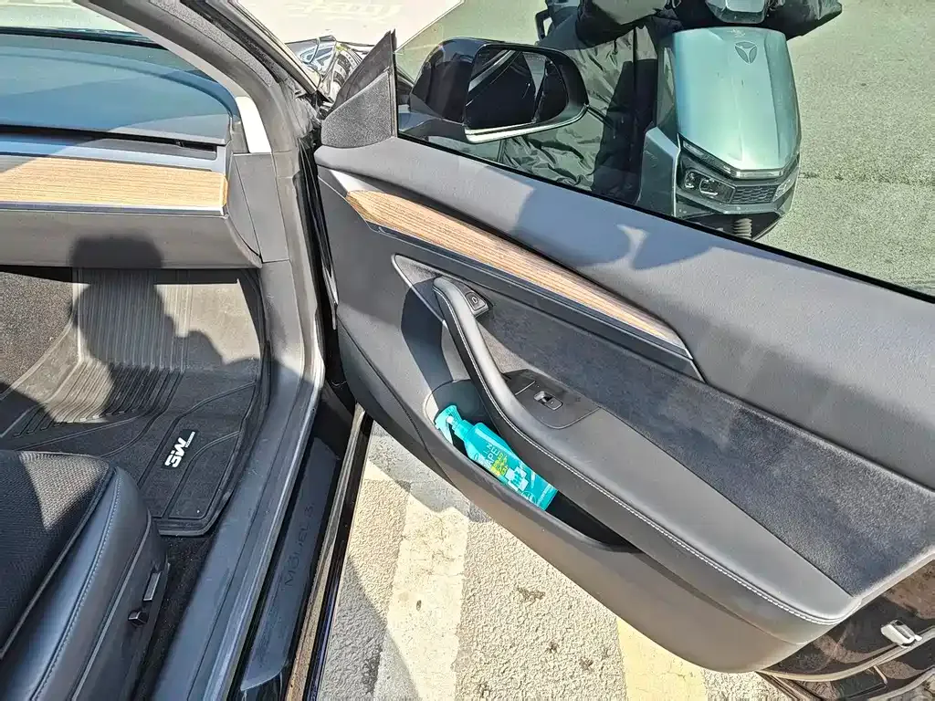 Tesla Model 3 — фото 4