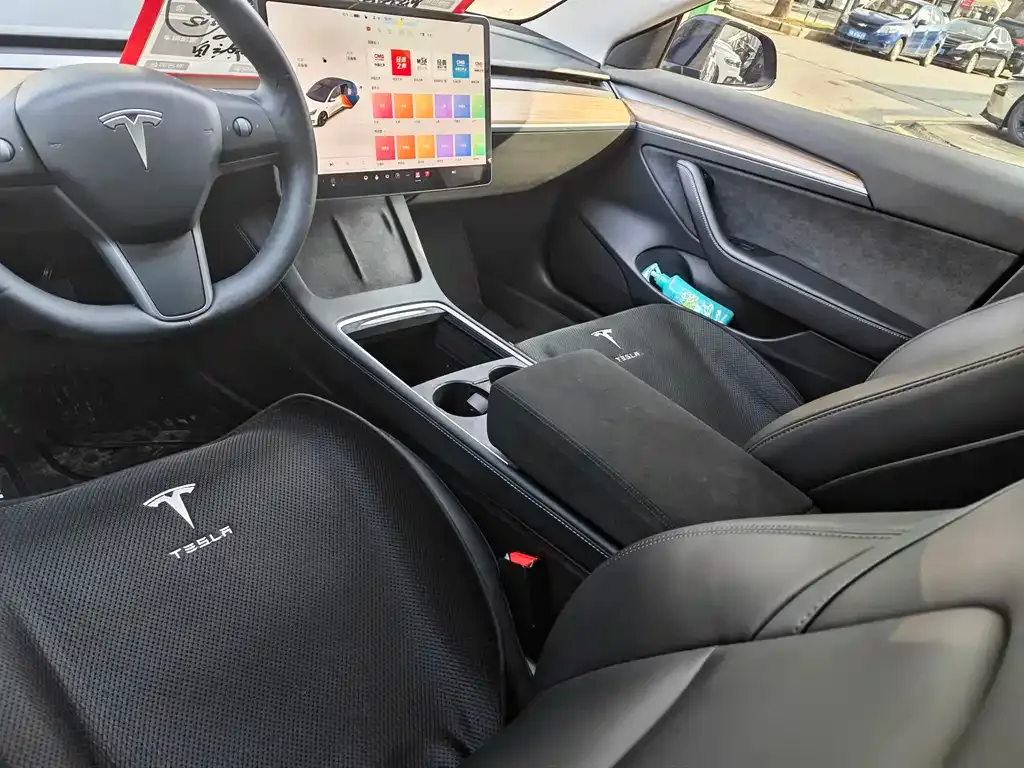 Tesla Model 3 — фото 3