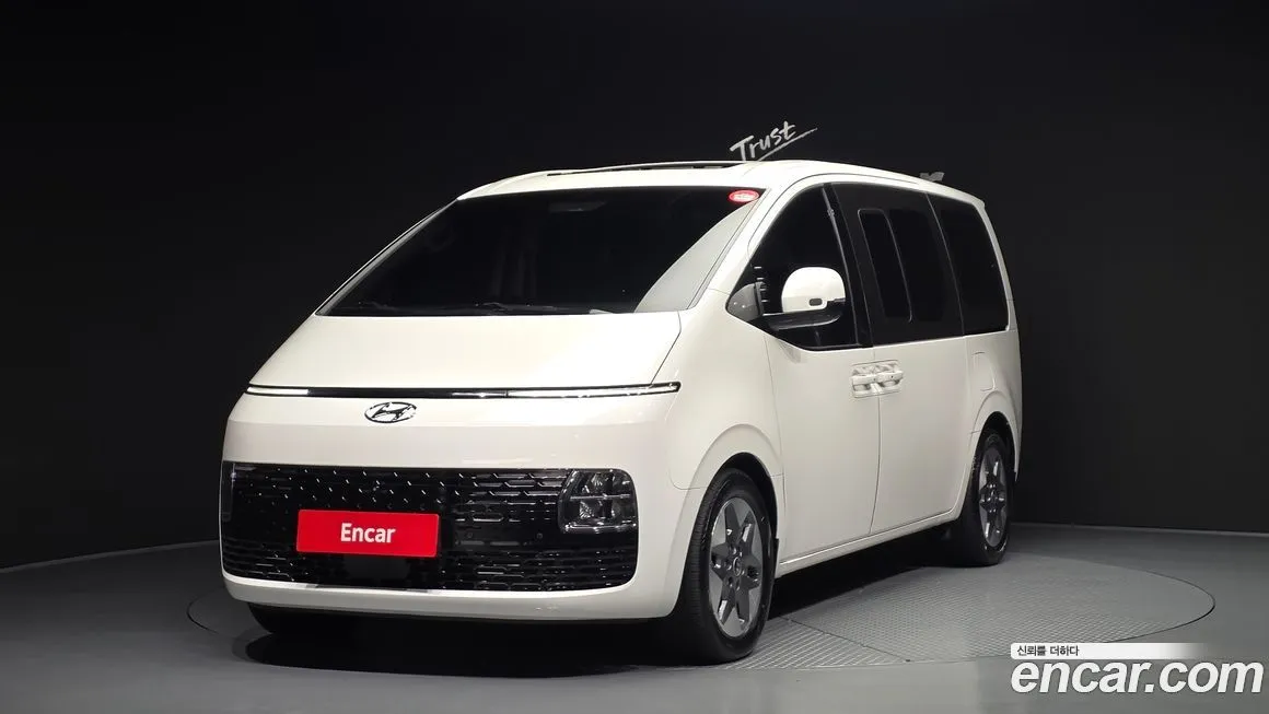 Hyundai Staria
