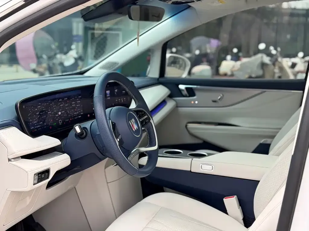 Buick GL8 Hybrid — фото 3