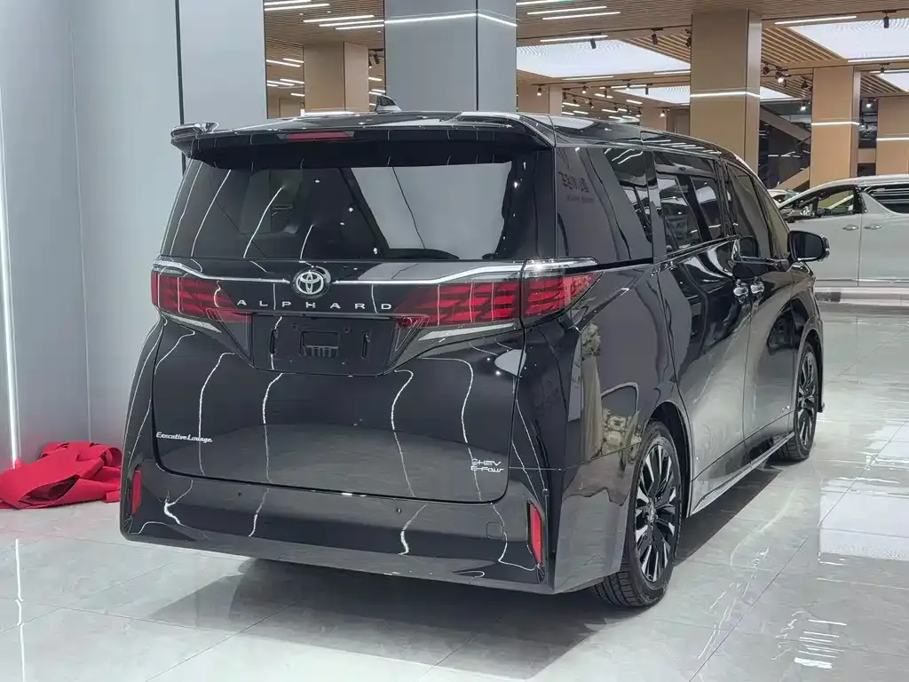 Toyota Alphard — фото 6